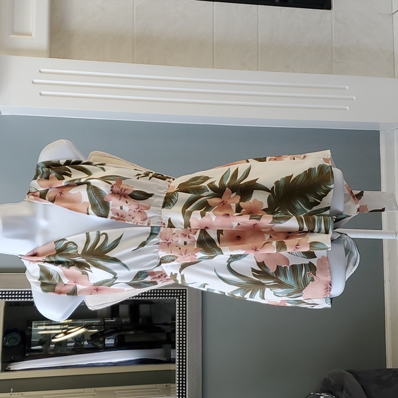 BEAUTIFUL SHEIN SUMMER ROMPER - Picture 1 of 6